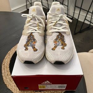 Adidas Ultraboost Chinese New Year men’s shoes size 11